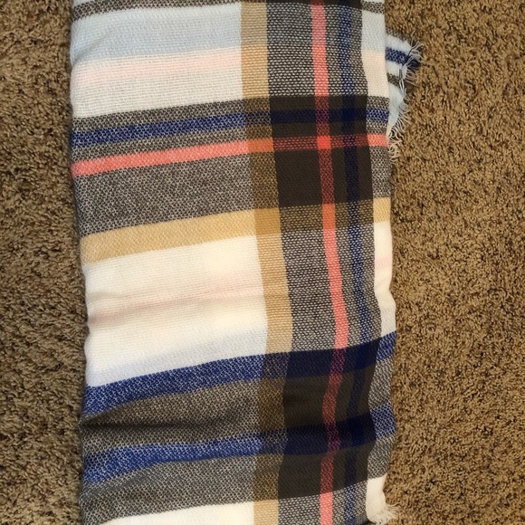 Full size blanket scarf - Picture 2 of 2